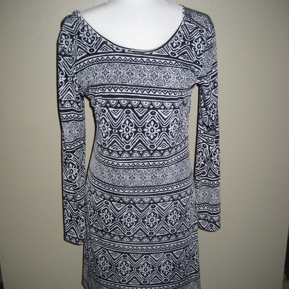 Star Vixen Black & White Geometric Print Dress Size M Medium Stretch Long Sleeve - Picture 1 of 5